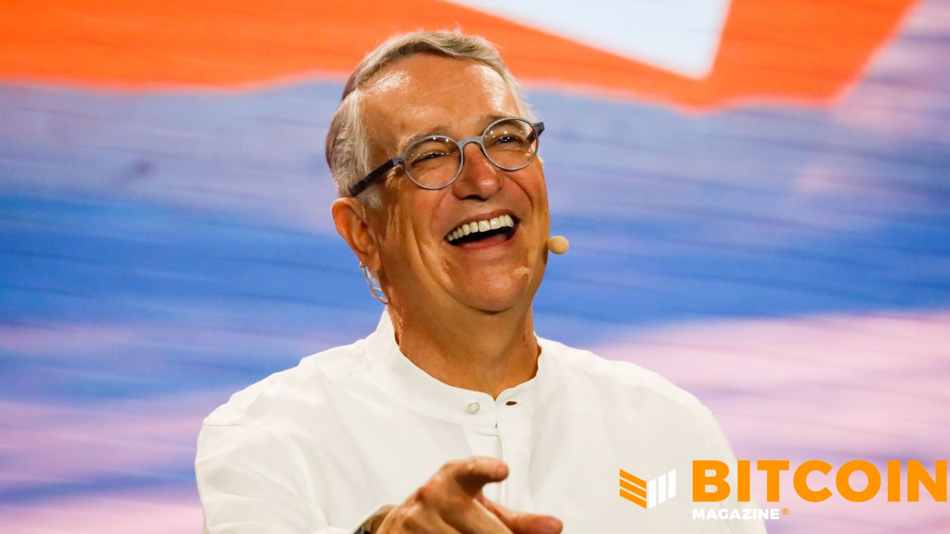 Bilionário mexicano Ricardo Salinas diz às pessoas para fugirem da inflação fiduciária com Bitcoin - BTC